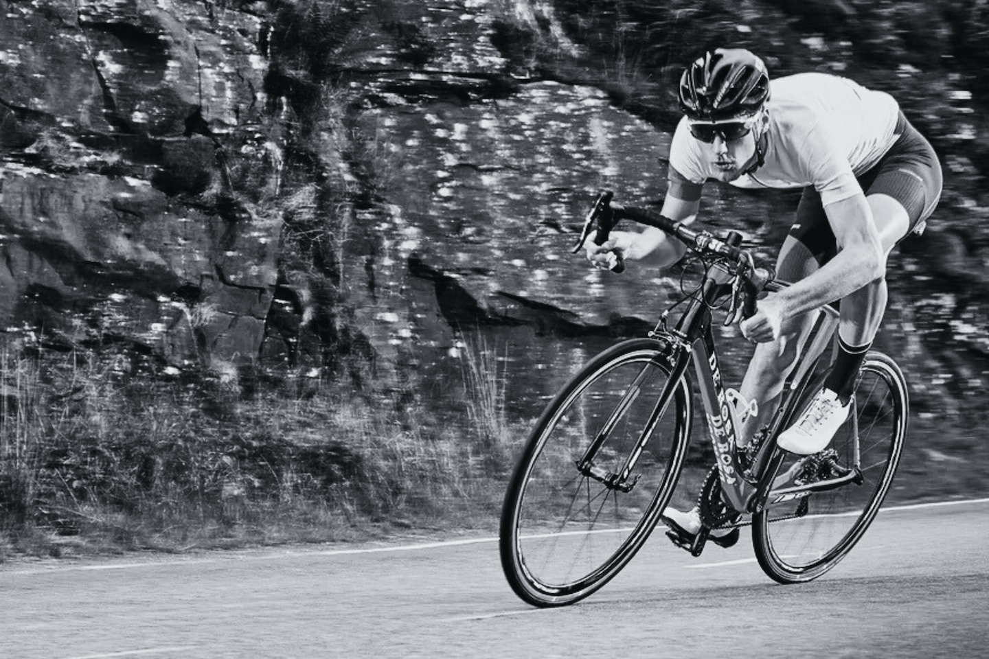 Cyclist at Due Roda XTreme — welcome to the shop